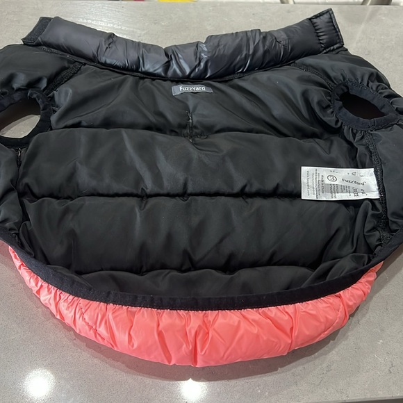 Size 3 FuzzyYard dog puffer coat with leash hole - Picture 3 of 5